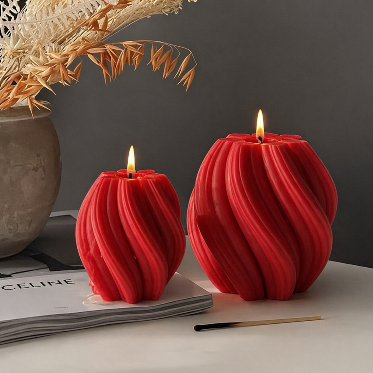 Twist Glow Scented Candle (Red)