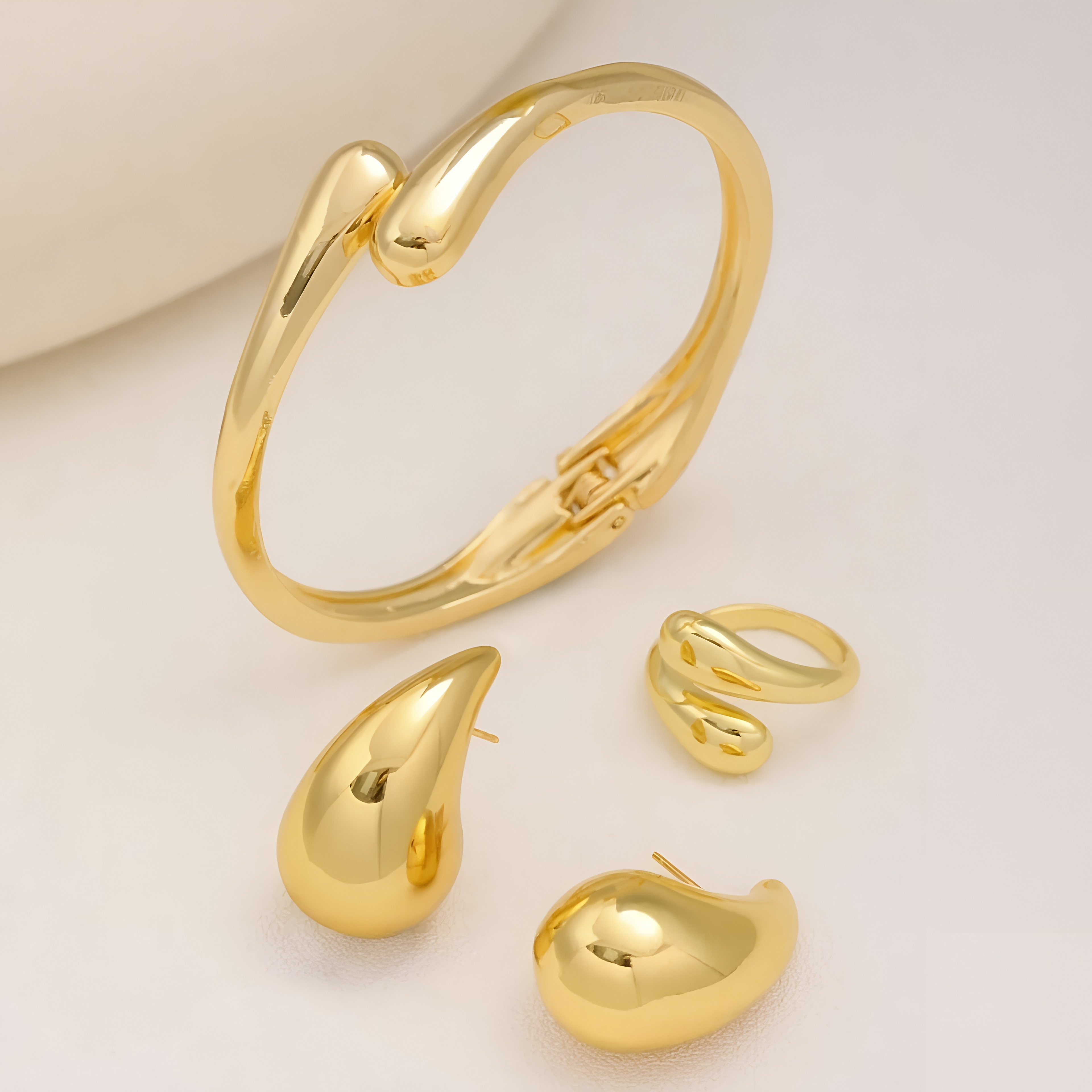 Sculpted Elegance Jewelry Set