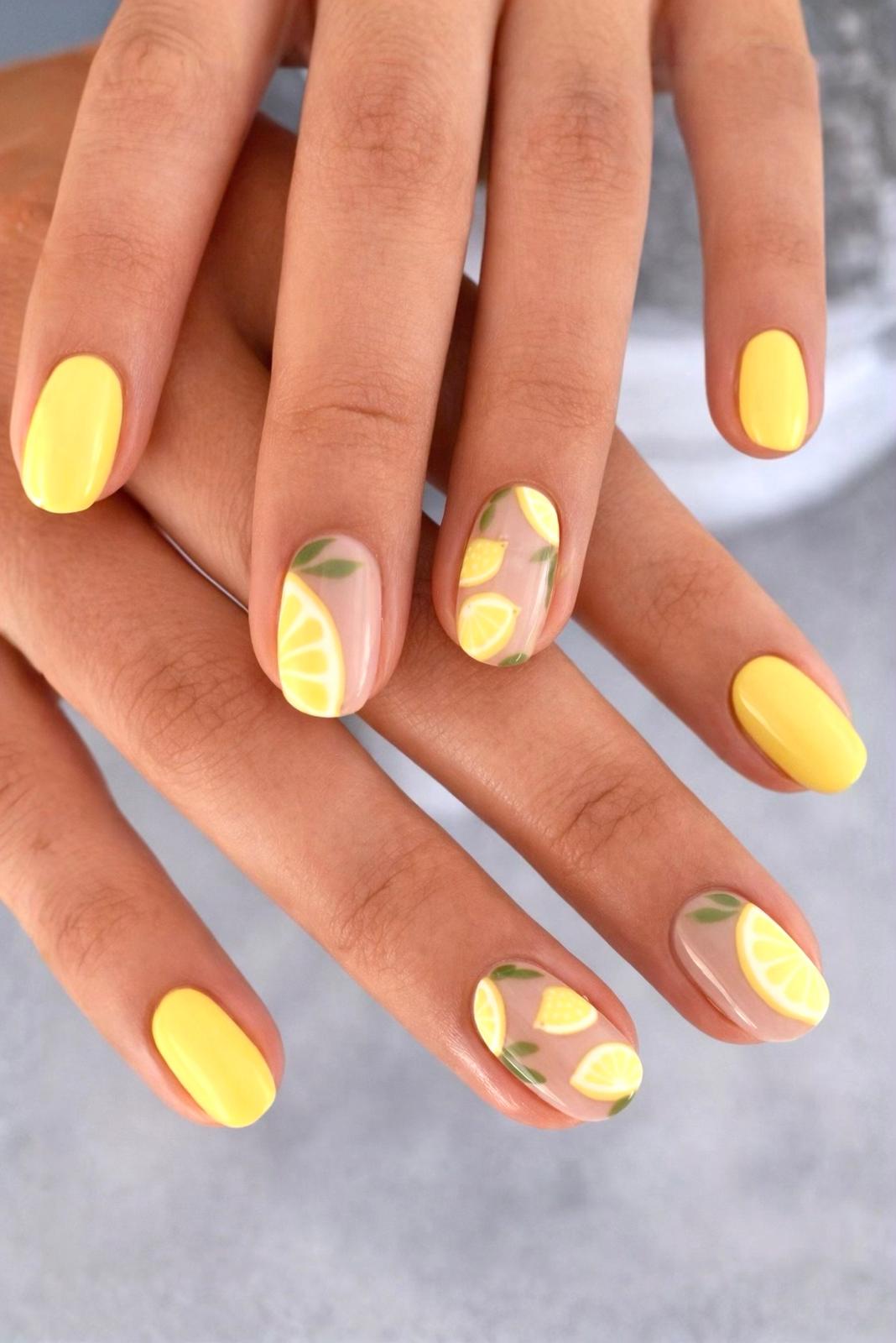 Lemon Glow Nail
