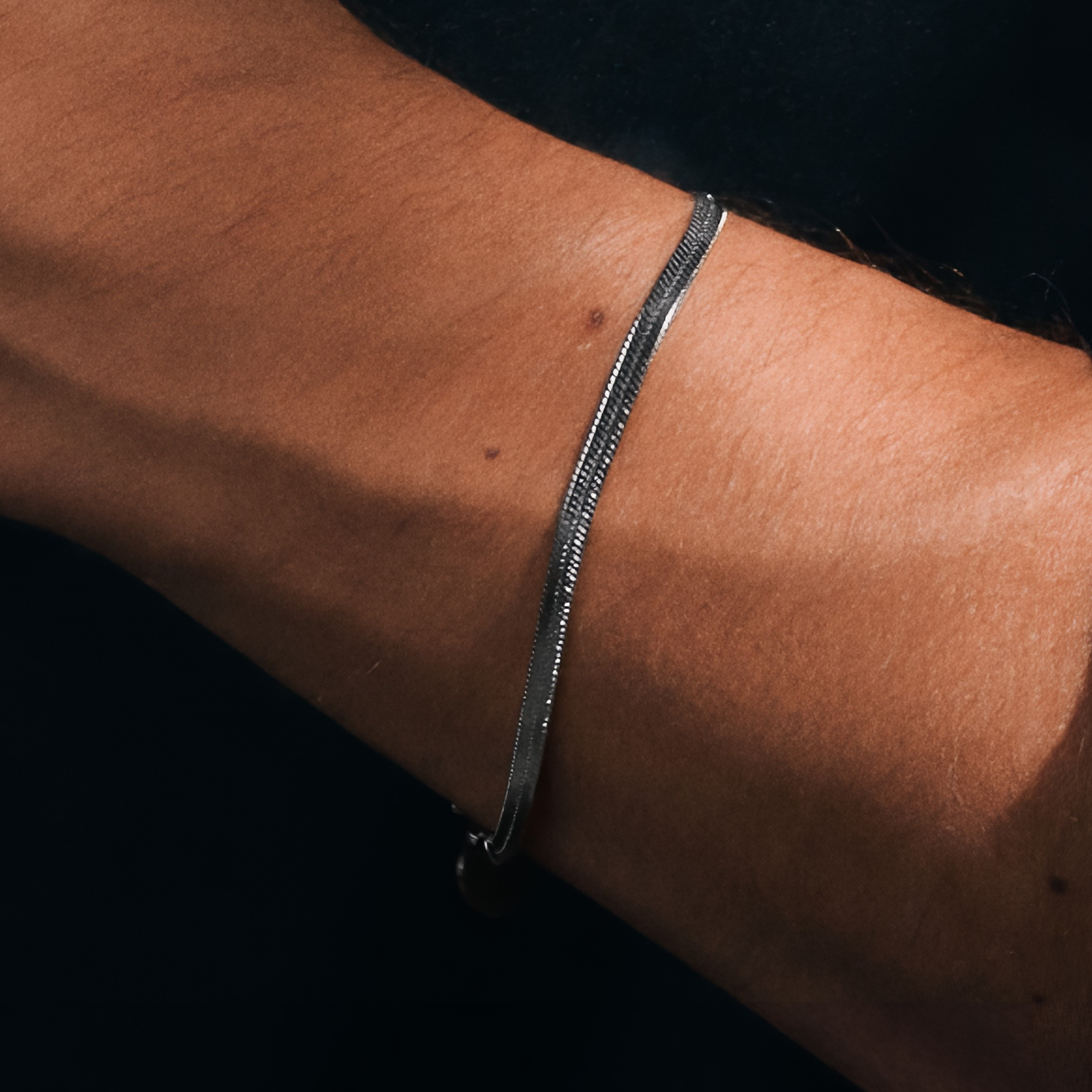 Silver Sleek Bangle - Men's Bracelet | Asena Boutique Qatar