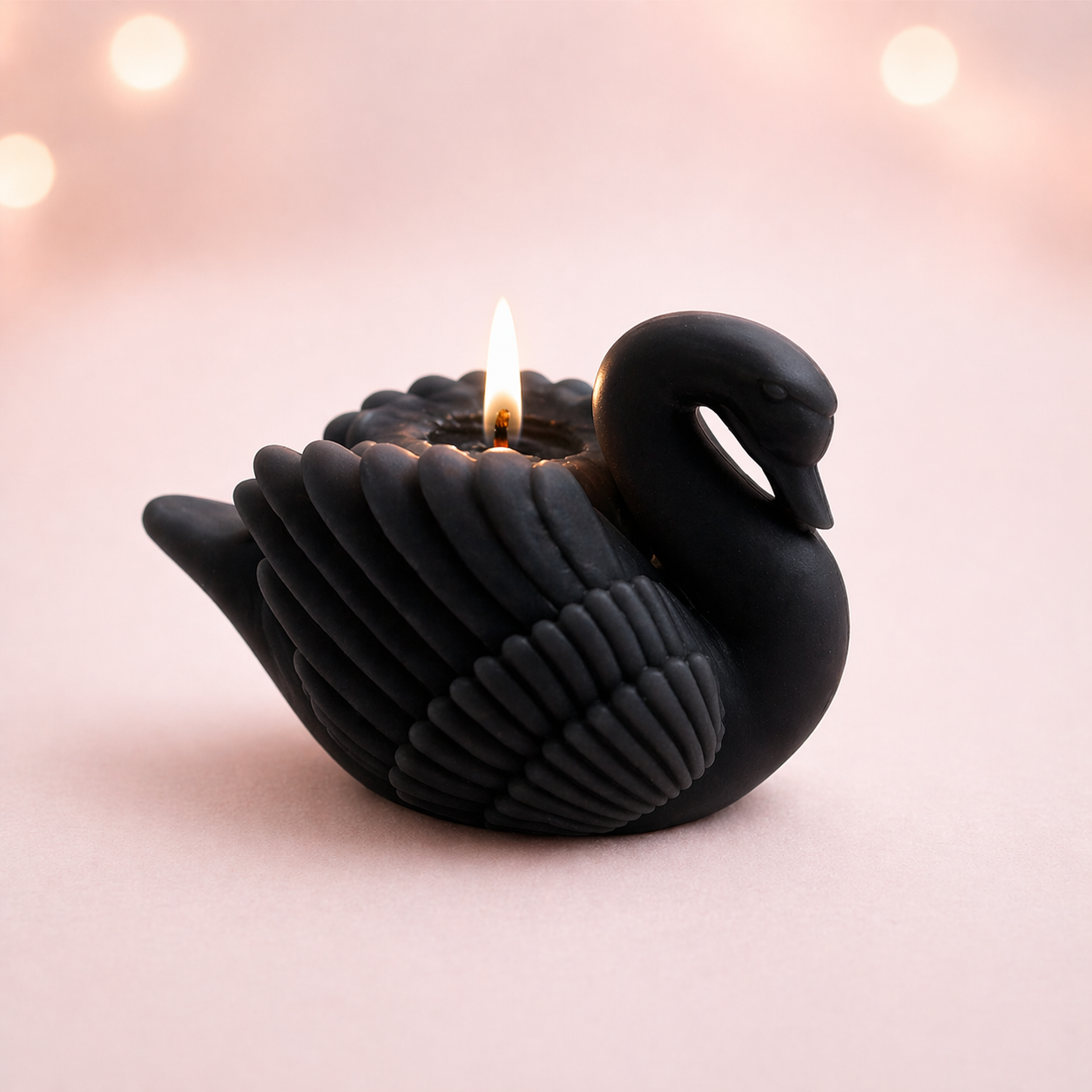 Scented Swan Candle (Black)